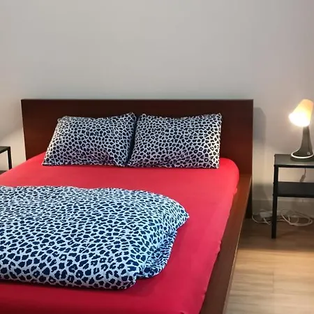 Liege, Luik, - Chambre Pour Personne Seule 홈스테이 리에주